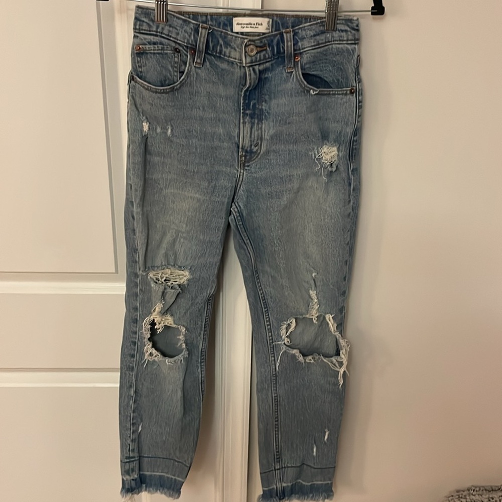 Abercrombie & Fitch High Rise Mom Jean